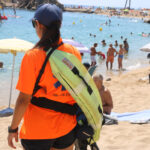 Experts alerten que la manca de legislació no permet tenir un servei de socorrisme adequat a les platges catalanes