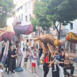 privat:-el-mon-dels-contes-i-els-relats-omplen-els-carrers-de-sant-feliu