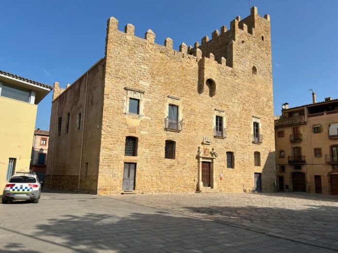 privat:-l’ajuntament-de-la-bisbal-adjudica-les-obres-de-reparacio-de-la-coberta-del-castell-palau