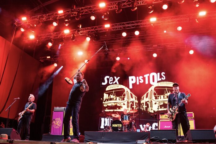 el-cruilla-celebra-la-jornada-de-dijous-amb-sex-pistols,-st-vincent-o-dr-calypso