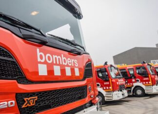 Els Bombers reben una setantena d’avisos per les fortes ratxes de vent privat:-incendis-al-baix-emporda:-els-bombers-intervenen-durant-la-matinada-en-dos-focs-diferents