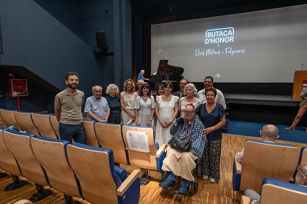 privat:-palafrugell-ret-homenatge-a-lluis-molinas-falgueras-amb-la-creacio-de-la-butaca-d’honor-al-teatre-municipal
