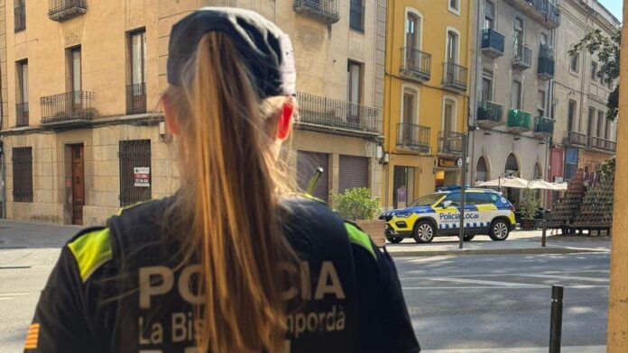 privat:-detenen-dos-multireincidents-en-poques-hores-a-la-bisbal:-un-per-robatori-violent-a-un-repartidor-i-una-dona-per-agredir-agents-de-la-policia-local