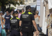 La Policia Local deté a Platja d’Aro un multireincident amb tres ordres de detenció i una d’ingrés a presó Policia Local de Platja d'Aro