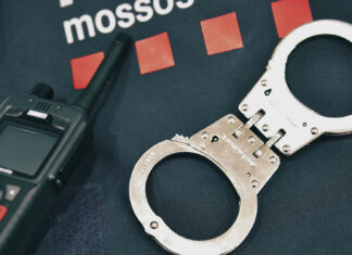 Els Mossos detenen quatre homes i resolen sis robatoris a l’interior de vehicles a l’Empordà