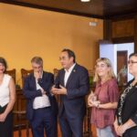 privat:-visita-institucional-a-la-bisbal-del-president-del-parlament,-josep-rull,-i-acte-d’entrega-del-guardo-de-bisbalenca-de-l’any-a-anna-pascual