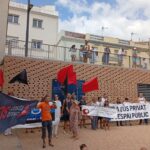 privat:-una-protesta-a-sant-feliu-de-guixols-reclama-reobrir-un-dels-accessos-al-cami-de-ronda