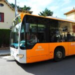 Moventia forma i contracta estudiants del Perú per cobrir la manca de conductors d’autocar a Girona