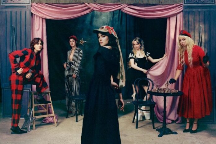 the-last-dinner-party-portaran-el-seu-pop-barroc-a-razzmatazz-l’11-de-febrer