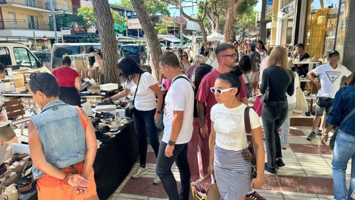 privat:-la-botiga-al-carrer-de-platja-d’aro-celebra-25-anys-amb-un-exit-rotund-de-public-i-vendes