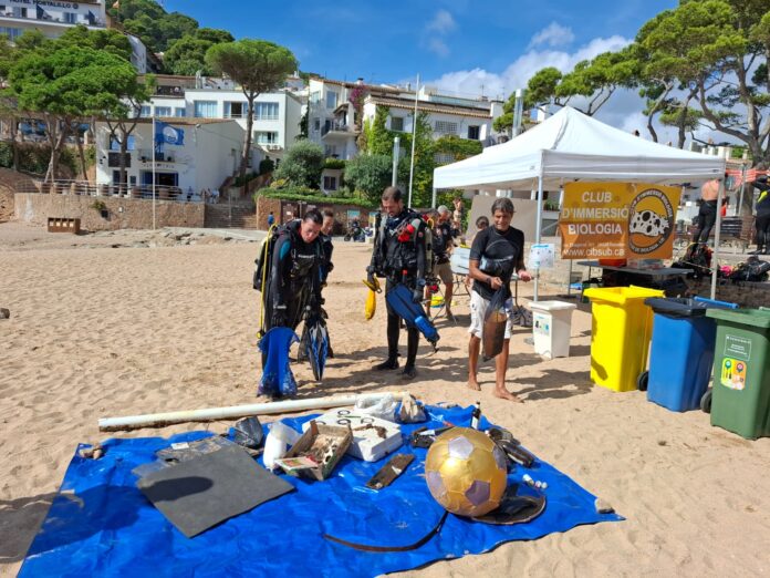 privat:-voluntaris-recullen-70-kg-de-deixalles-de-les-platges-de-llafranc,-tamariu-i-calella-de-palafrugell privat:-voluntaris-recullen-70-kg-de-deixalles-de-les-platges-de-llafranc,-tamariu-i-calella-de-palafrugell