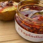 Quins Pebrots! és un projecte agroalimentari creat per una família de Parlavà que té el pebrot com a protagonista