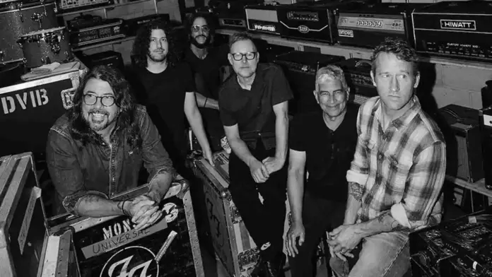 foo-fighters-publiquen-per-sorpresa-un-ep-en-directe-amb-finalitat-benefica