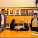 privat:-el-defensor-del-ciutada-de-palafrugell-i-la-defensora-del-client-d’agbar-signen-un-conveni-per-millorar-l’atencio-a-la-ciutadania-i-garantir-els-seus-drets