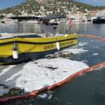 privat:-simulacre-d’incendi-i-rescat-en-una-embarcacio-al-port-de-l’estartit