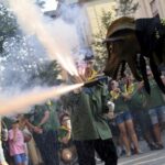 privat:-la-bisbal-celebra-els-40-anys-dels-dracs-amb-dues-cercaviles-de-foc