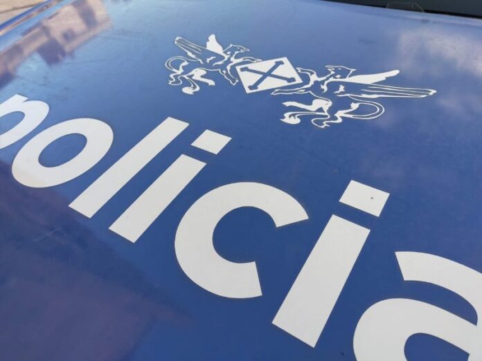 privat:-un-operatiu-policial-a-sant-feliu-de-guixols-acaba-amb-un-detingut-i-cinc-denuncies-per-tinenca-de-drogues-o-armes