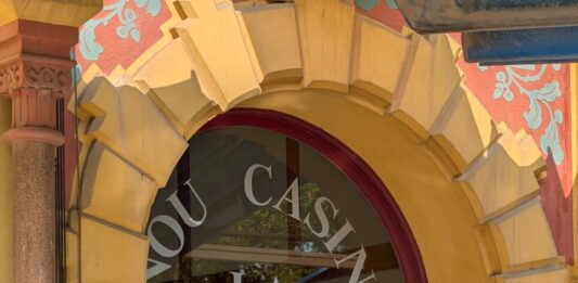 privat:-el-departament-de-cultura-atorga-una-subvencio-per-a-la-restauracio-de-la-facana-del-nou-casino-la-constancia