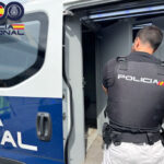 privat:-la-policia-francesa-entrega-a-la-jonquera-un-fugitiu-per-abus-i-agressio-sexual-a-almeria
