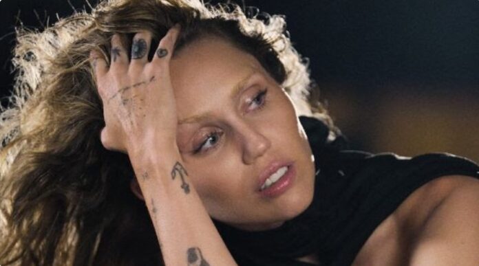 miley-cyrus-s’uneix-a-l’univers-avatar