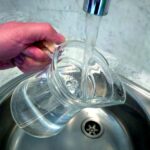 privat:-roses-trigara-“dies-o-setmanes”-a-solucionar-els-problemes-amb-l’aigua-i-caldra-continuar-la-bullint