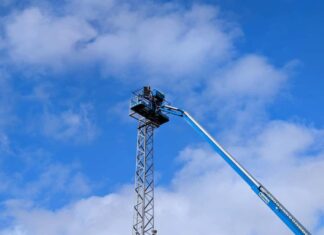 Endesa treballa per restablir el subministrament elèctric al Baix Empordà després del temporal privat:-sant-feliu-inverteix-116.000-euros-en-la-millora-de-la-illuminacio-i-installacio-electrica-dels-camps-de-futbol