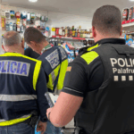 Dos operatius coordinats per la Policia Local de Palafrugell acaben amb tres detinguts, un bar precintat i més d’una vintena d’actes d’infraccions privat:-dos-operatius-coordinats-per-la-policia-local-de-palafrugell-acaben-amb-tres-detinguts,-un-bar-precintat-i-mes-d’una-vintena-d’actes