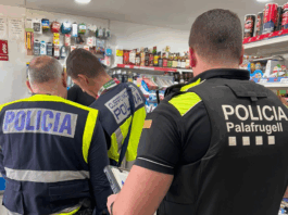 Dos operatius coordinats per la Policia Local de Palafrugell acaben amb tres detinguts, un bar precintat i més d’una vintena d’actes d’infraccions privat:-dos-operatius-coordinats-per-la-policia-local-de-palafrugell-acaben-amb-tres-detinguts,-un-bar-precintat-i-mes-d’una-vintena-d’actes