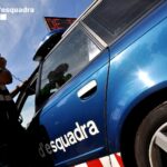 privat:-atrapen-en-plena-feina-dos-homes-que-acabaven-de-saquejar-l’interior-d’un-vehicle-a-gualta