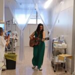 Marta Shanti omple d’esperança l’Hospital Trueta i Santa Caterina de Girona marta-shanti-omple-d’esperanca-l’hospital-trueta-i-santa-caterina-de-girona