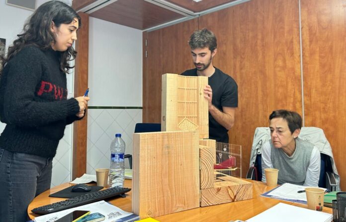 privat:-arnau-toscano-i-maria-borrego-es-converteixen-en-els-guanyadors-de-la-segona-edicio-de-la-biennal-d’art-ezequiel-torroella,-que-fomenta-l’exploracio-artistica-de-joves-creadors