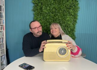 Taronja ràdio Girona estrena el matinal “Taronja matí”, amb Joan Arenyes i Mariola Dinarès Joan Arenyes i Mariola Dinarès a Taronja Matí de Taronja ràdio Girona