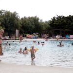 privat:-els-campings-gironins-contractaran-en-origen-uns-200-treballadors-de-l’america-llatina-per-fer-la-temporada