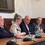 privat:-palamos-participa-en-el-debat-sobre-les-estades-en-establiments-turistics-del-parlament-de-catalunya