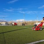 privat:-s’inicien-les-tasques-de-substitucio-de-la-gespa-artificial-del-camp-de-futbol-7-de-la-zona-esportiva-josep-massot-i-sais