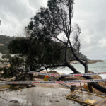 privat:-la-policia-local-de-palafrugell-desplega-un-ampli-dispositiu-nocturn-pel-temporal