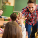 Impulsen un taller a Palafrugell per millorar la comunicació entre famílies i infants