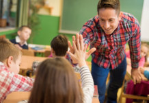 Impulsen un taller a Palafrugell per millorar la comunicació entre famílies i infants