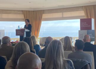 La taxa turística marca la darrera Tribuna de la Fundació Jordi Comas amb la consellera Alícia Romero Alícia Romero Jordi Comas