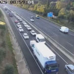 Un camió bolca a la C-31 a l’alçada de Calonge i obliga a tallar la circulació en sentit Palafrugell