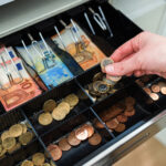 Els preus s’apugen tres dècimes al novembre a Girona per l’alça de la roba i el calçat arran de la proximitat del Nadal