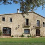 Creix l’interès dels estrangers per les masies, que reformen buscant natura i història