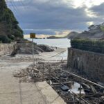 privat:-begur-retira-de-les-platges-la-gran-quantitat-de-residus-arrossegats-pels-temporals