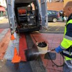 privat:-palamos-reforca-els-treballs-de-neteja-preventiva-d’embornals-davant-la-previsio-de-pluges