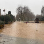 privat:-el-temporal-fa-desbordar-la-riera-de-peratallada-i-inunda-carrers-del-poble