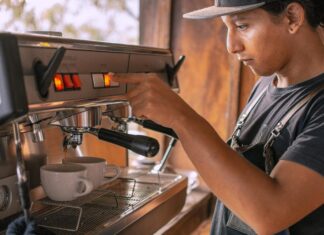 L’atur a les comarques gironines supera el 10% i arriba a 43.000 persones privat:-impuls-de-noves-formacions-per-millorar-l’ocupabilitat-en-comerc-i-hostaleria-a-la-bisbal-en-el-marc-del-projecte-treball-als-barris