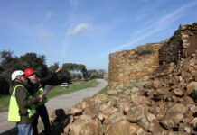 Un tram de la muralla ibèrica d’Ullastret s’esfondra per la llevantada