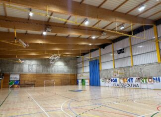 Calonge i Sant Antoni millora la il·luminació dels pavellons amb 44 nous focus LED