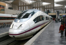 Usuaris de l’Avant de Girona i Figueres reclamen responsabilitats polítiques per la degradació del servei