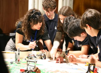 L’equip Estanys guanya la First Lego League a Girona i anirà a la final estatal de Burgos